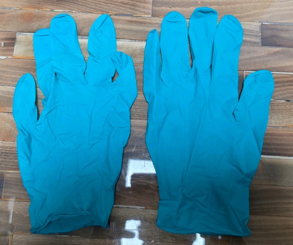 4 Boxes of Small TOUCHNTUFF CHEMICAL RESISTANT NITRILE GLOVES, 100 CT. PER BOX
