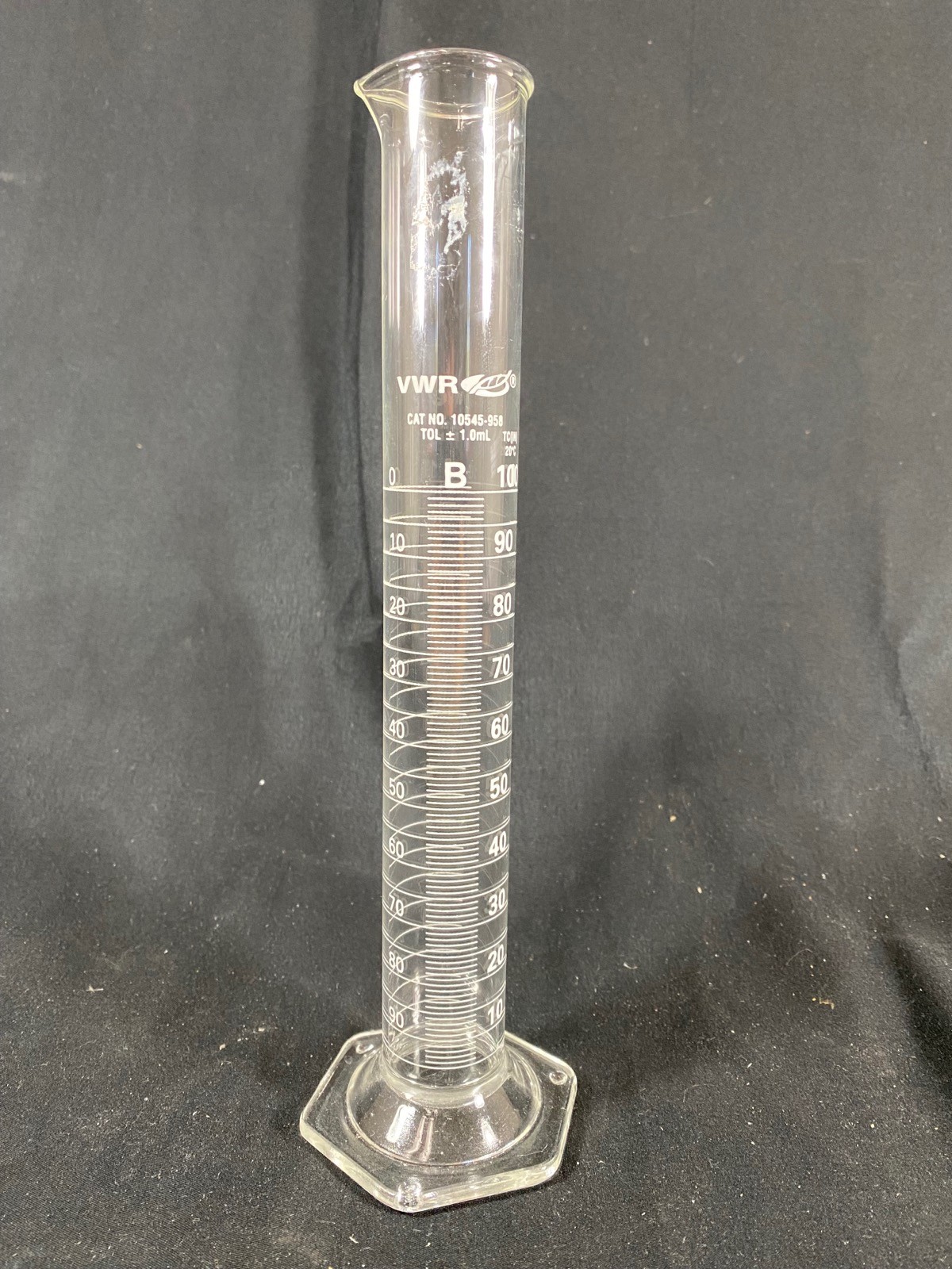 VWR Glass 100mL Double Metric Scale TC Class B Graduated Cylinder 10545-958