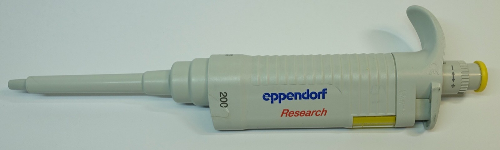 Eppendorf Research 200 Variable Pipette 20-200uL; Clean & Accurate