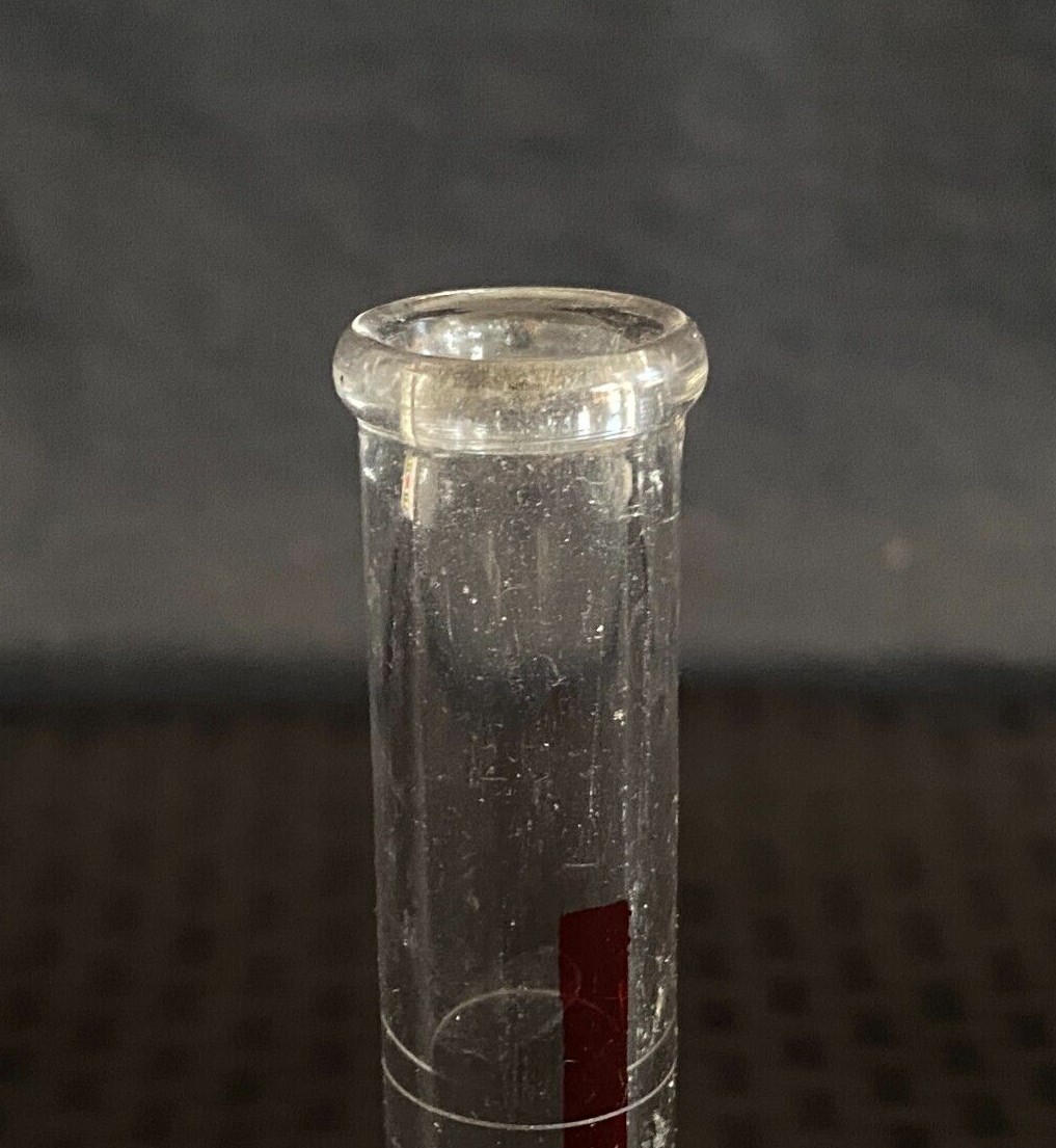Corning Pyrex Class A Glass 100mL Lifetime Red Volumetric Flask w/ Snap Cap