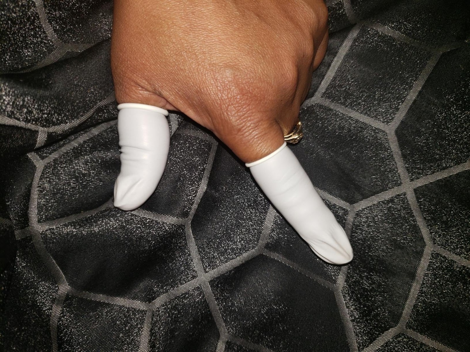 Cuttte (Approx. 330 PCS Latex Finger Cots, Medium (Pack of 330), White