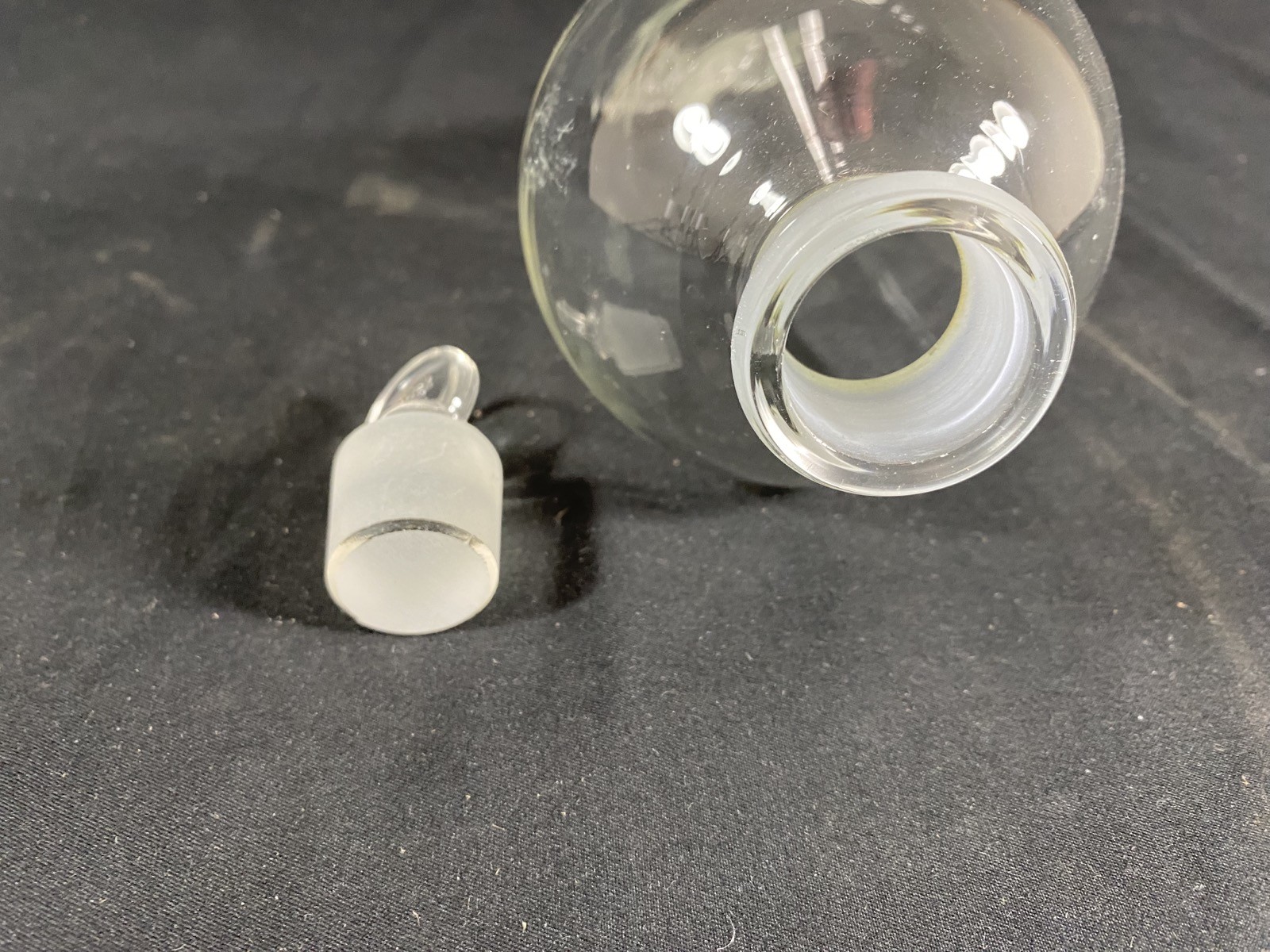PYREX Glass 500mL Squibb #27 Stopper 4mm Stopcock Separatory Funnel 6400-500