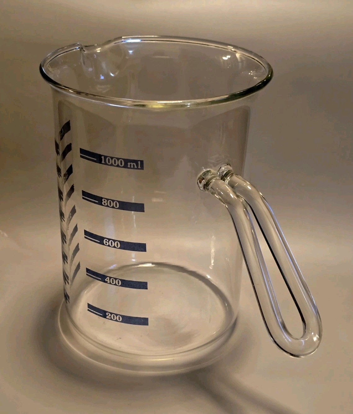 Borosilicate Glass Chemistry Lab Beaker Measuring Cup Pour Spout Handle 1000 ML