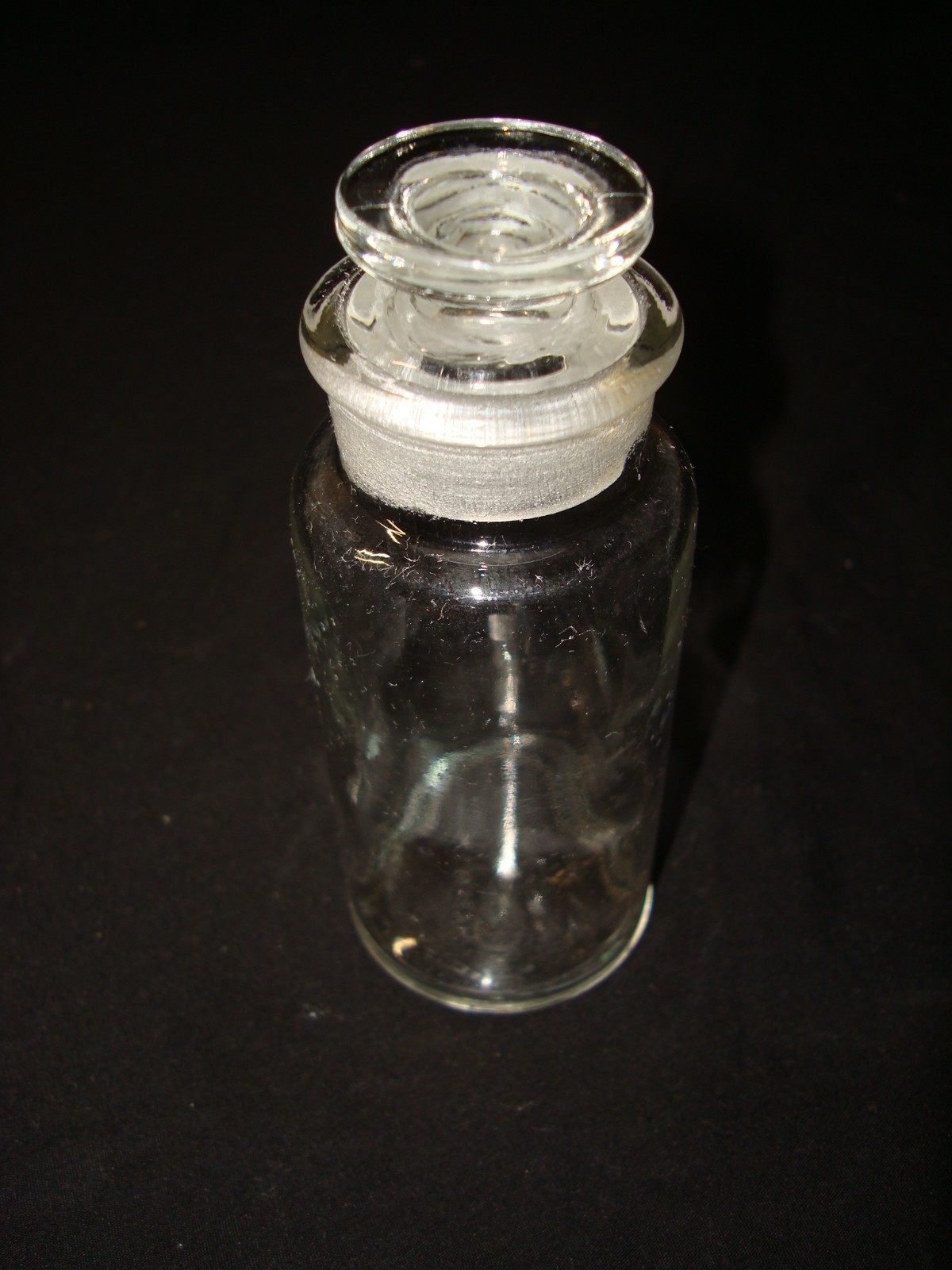 4.25″ Clear Glass Bottle with Frosted Top and Frosted Glass Cork For Laboratory