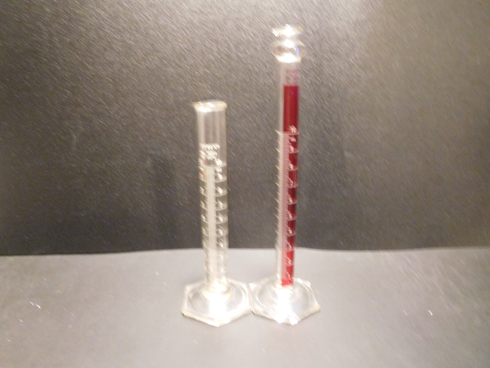 PYREX VINTAGE 250mL Single Scale Lifetime Red Graduated Cylinder Rim 3046 B/3025