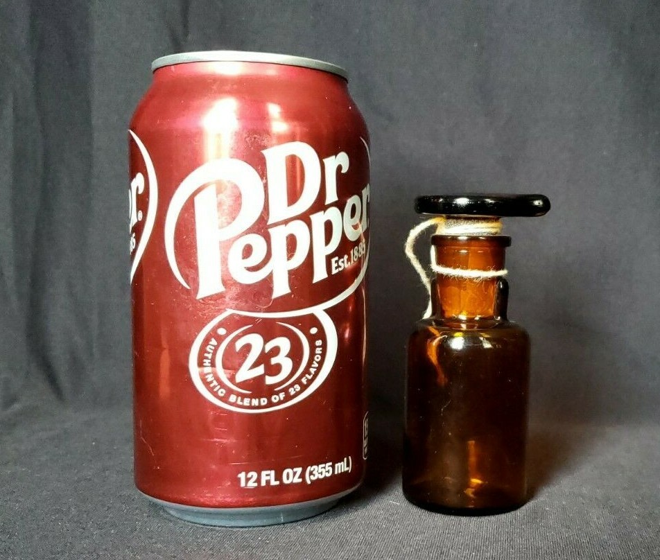 Amber Glass Lab Reagent Bottle – 30 mL – Glass Flat Top Grooved Stopper – NOS
