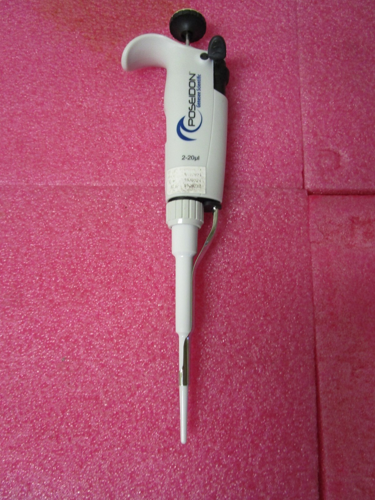 4 POSEIDON Genesee Scientific Pipettes 1-10µL, 2-20µL, 20-200µL, 100-1000µL