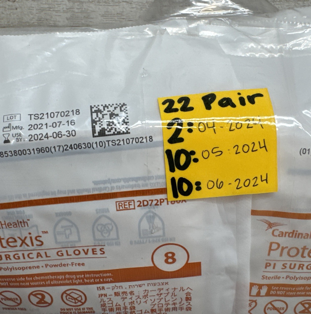 Protexis PI Surgical Gloves *22 Pair* Cardinal Health Size: 8 *See Date*