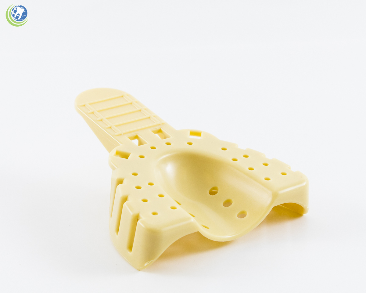 DENTAL PLASTIC AUTOCLAVABLE IMPRESSION TRAYS UPPER SMALL US #5 12/Bag