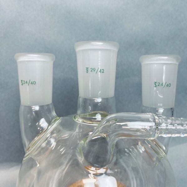Chemglass Round Bottom Flask 3 Neck 29/42 CN 24/40 SN Heavy Wall 500mL Jacketed