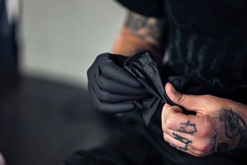 Box of 100 Tattoo Disposible Gloves Black Nitrile Sizes: Medium Large X-Large