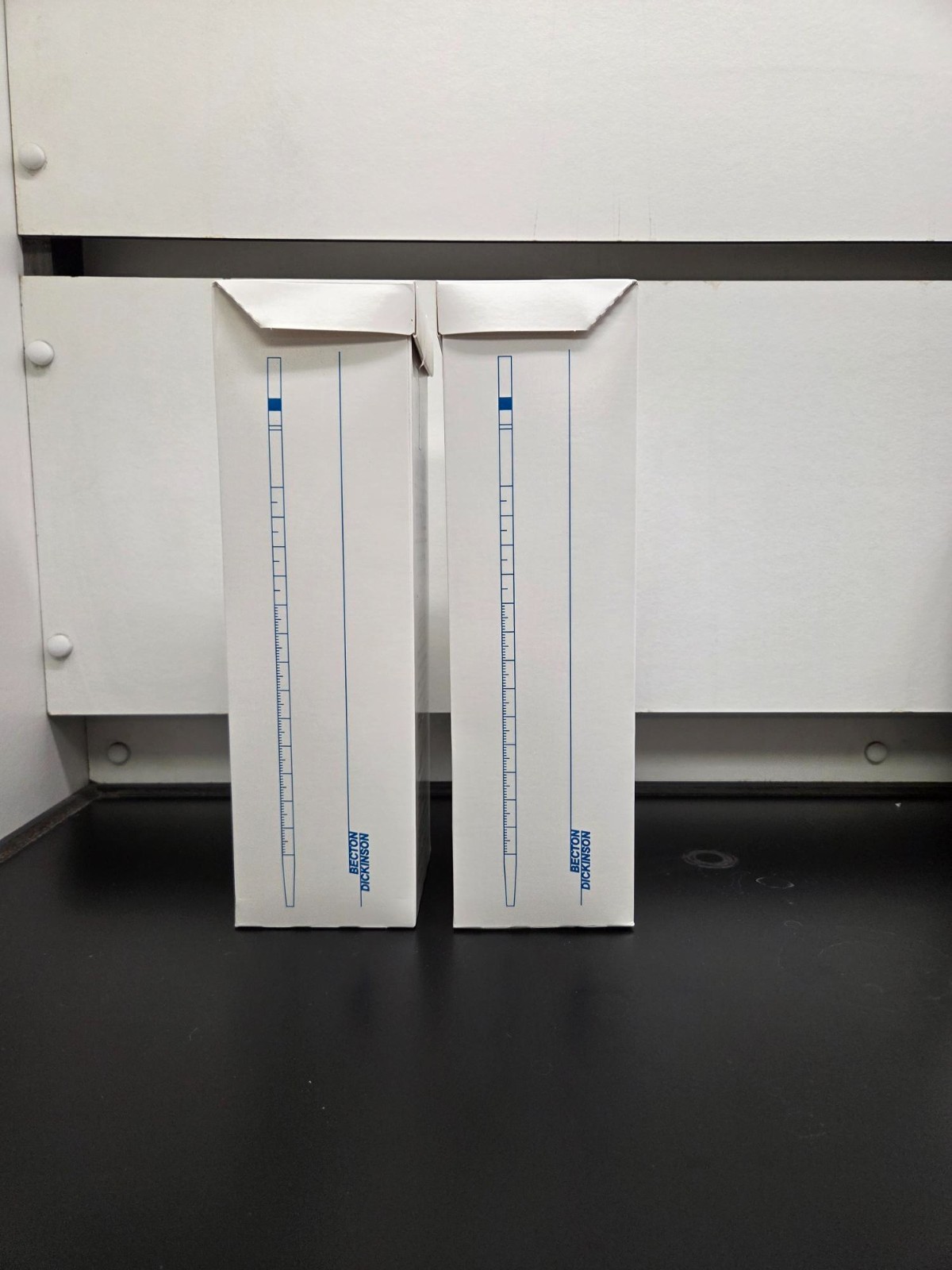 Lot of 600 CORNING FALCON 357521 Serological Pipet 1 mL 0.01 Increment – New