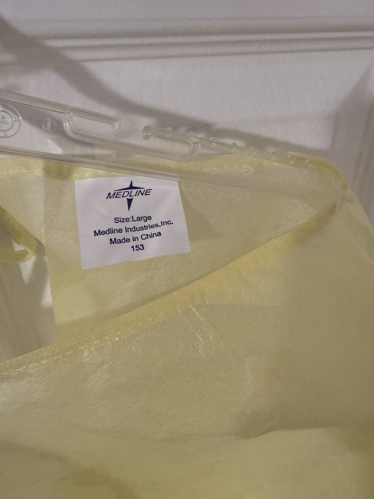 Medline Poly-Coated Protective Cover Gowns Sz Large Yellow CRI4040PCC Case 100