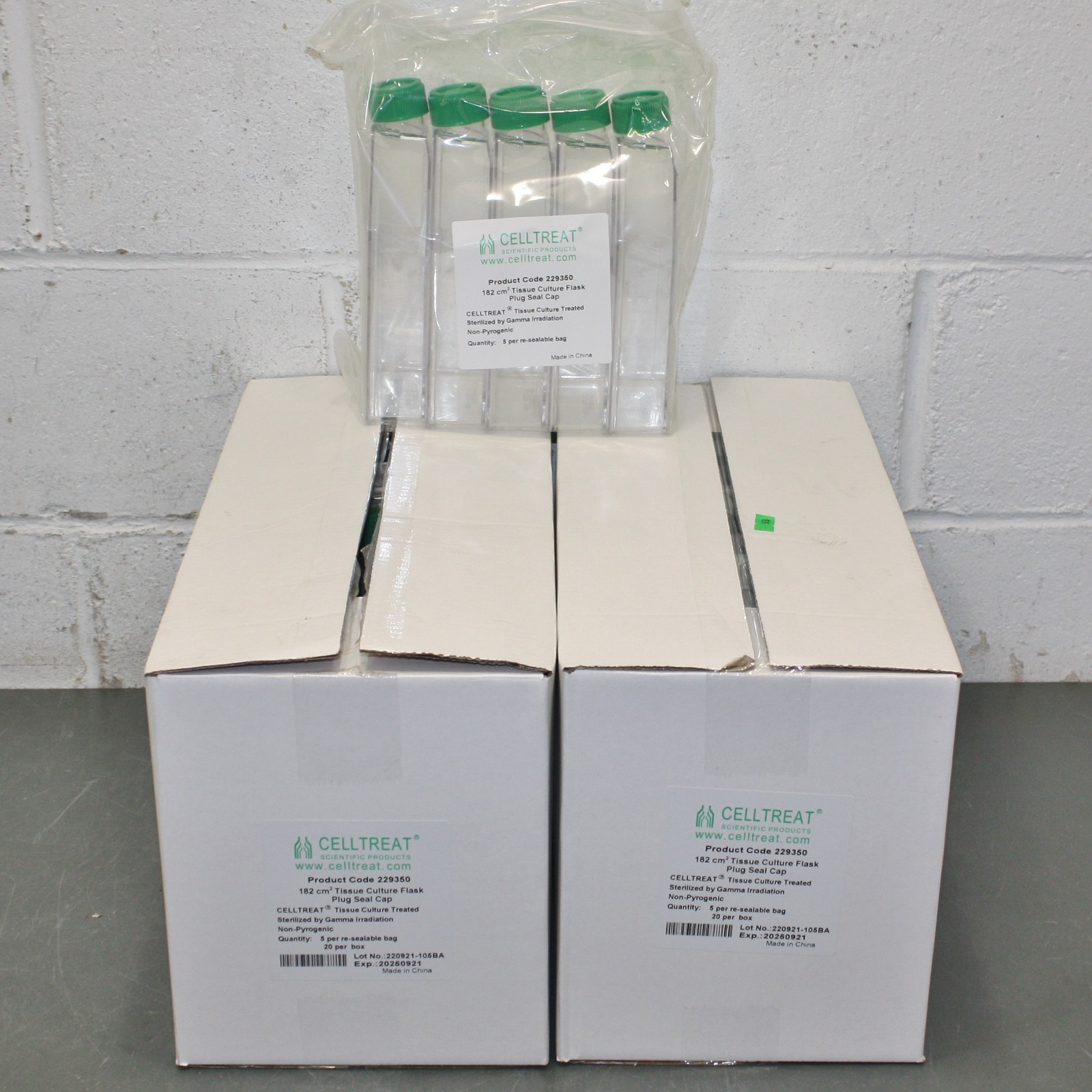 (40) CellTreat TC Tissue Culture Flask 229350, 182cm², Sterile, 600mL, Plug Seal