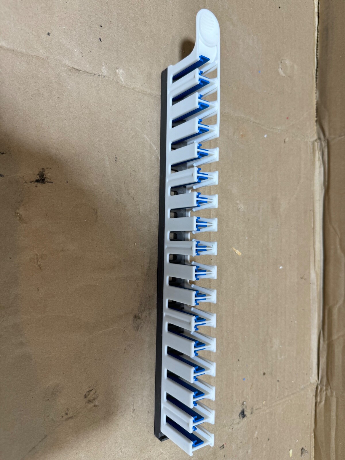TECAN EVO TUBE RUNNER TUBE RACK STRIP 16 POSISION – blue insert CUVETTE HOLDER