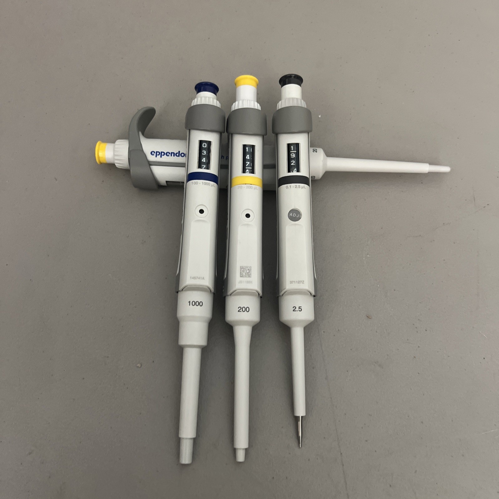 NICE Set of 4 Eppendorf Research Plus Pipette 2.5,20,200,1000uL Pipetman