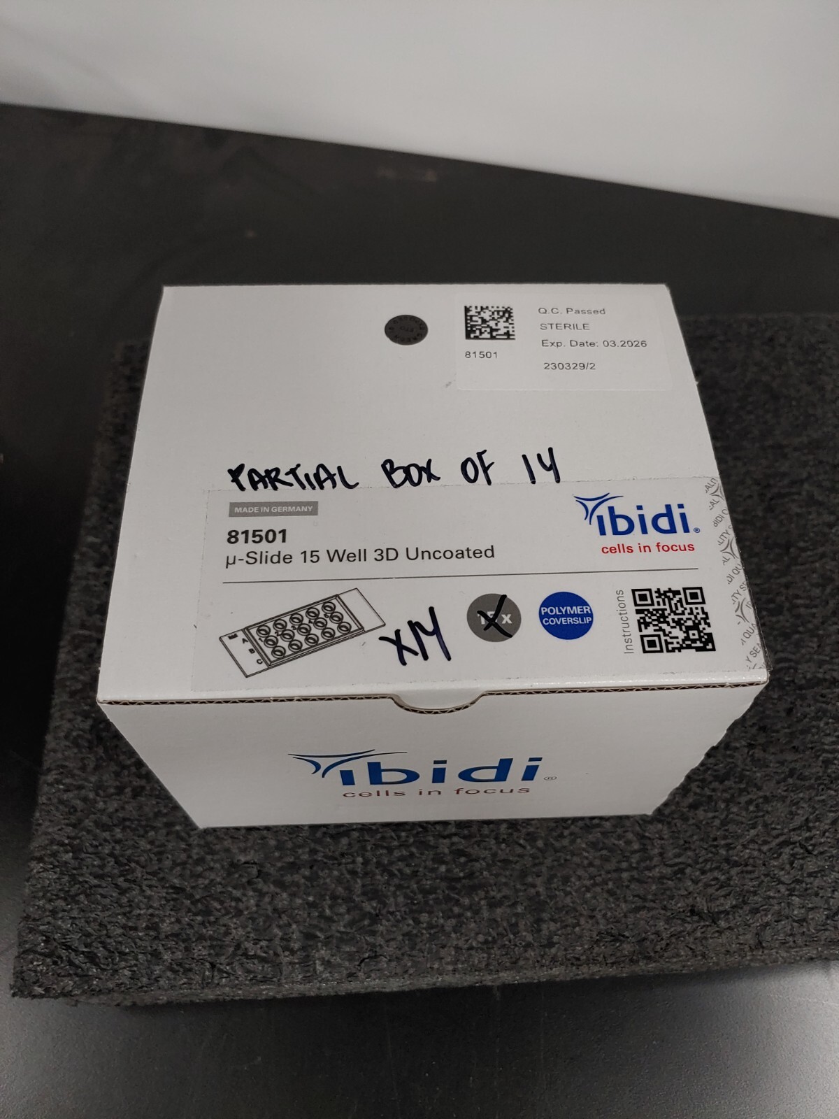 Partial Box of 14 IBIDI 81501 µ Slide 15 Well 3D Uncoated