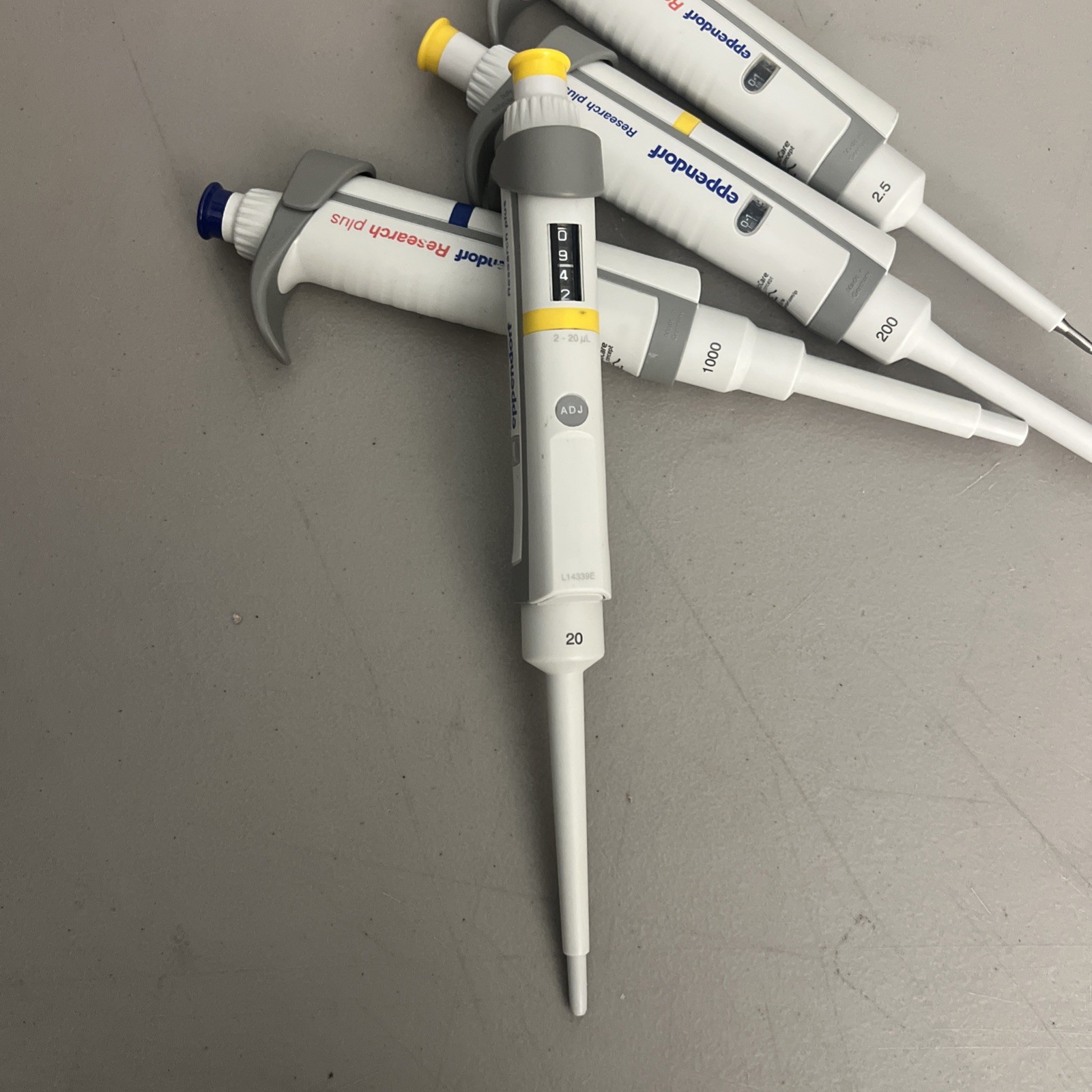 NICE Set of 4 Eppendorf Research Plus Pipette 2.5,20,200,1000uL Pipetman