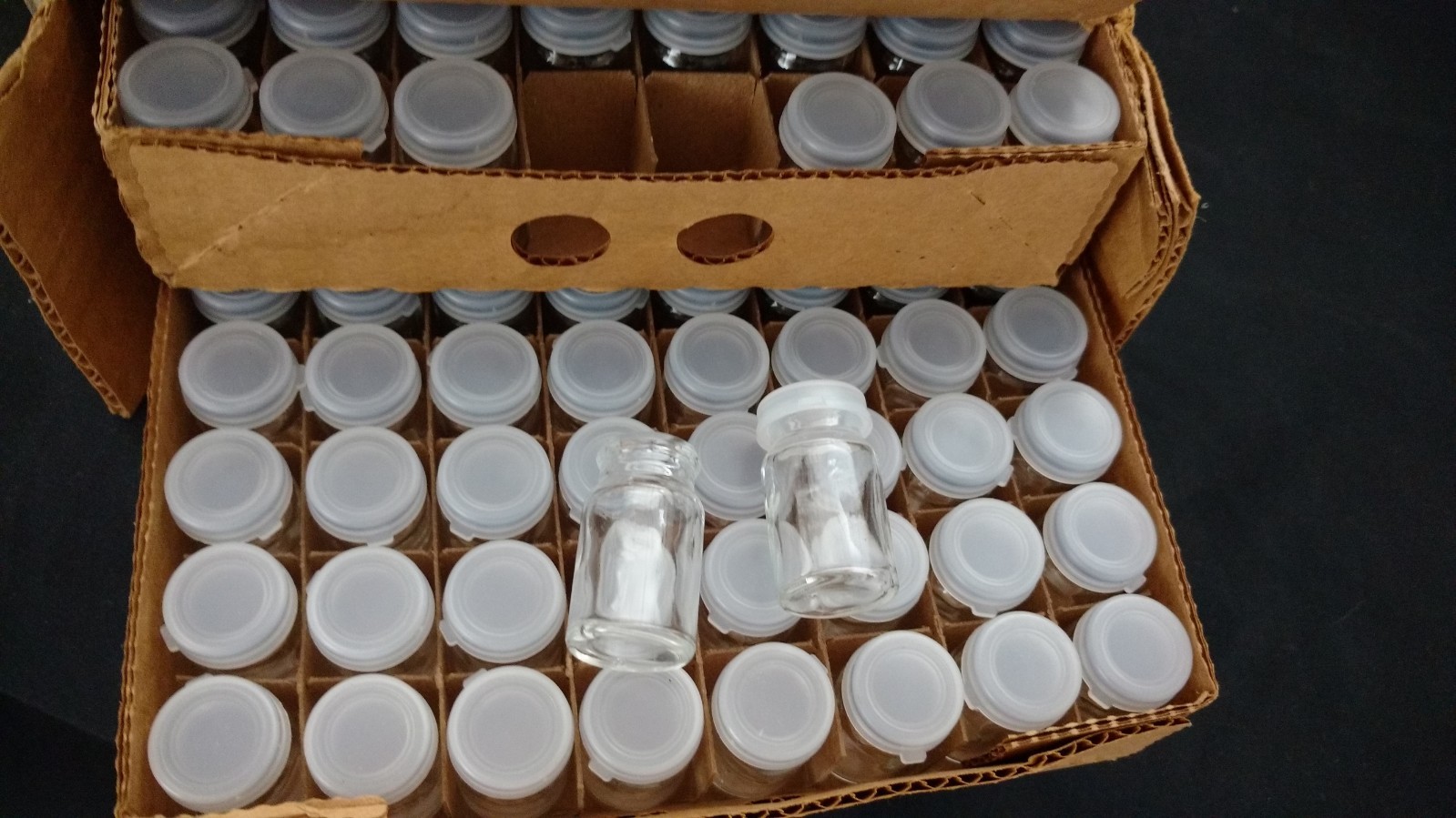 Wheaton 8 ML Bottle 225534 Clear W/ Lid MSRP $163 – BIN $49 case 144 NOS