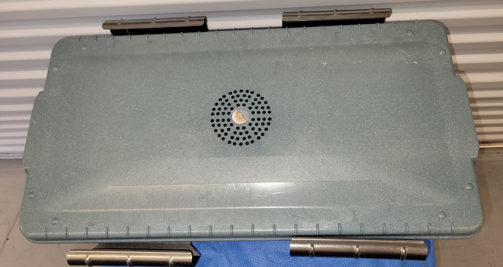 STERIS PJ18AA STERILIZATION CASE W/INSIDE TRAY (21″L × 10″D × 3.5″H)