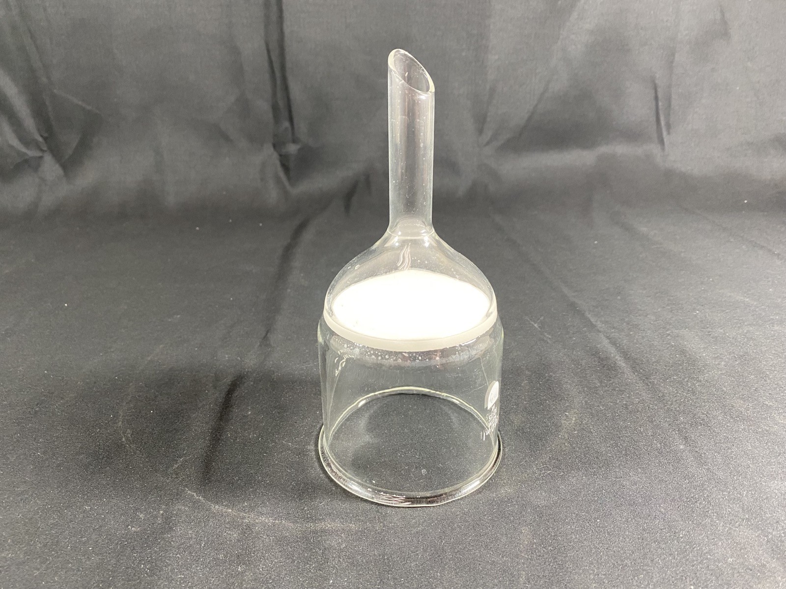 PYREX Glass 350mL M Porosity Fritted Disc Buchner Filter Funnel 36060-350M