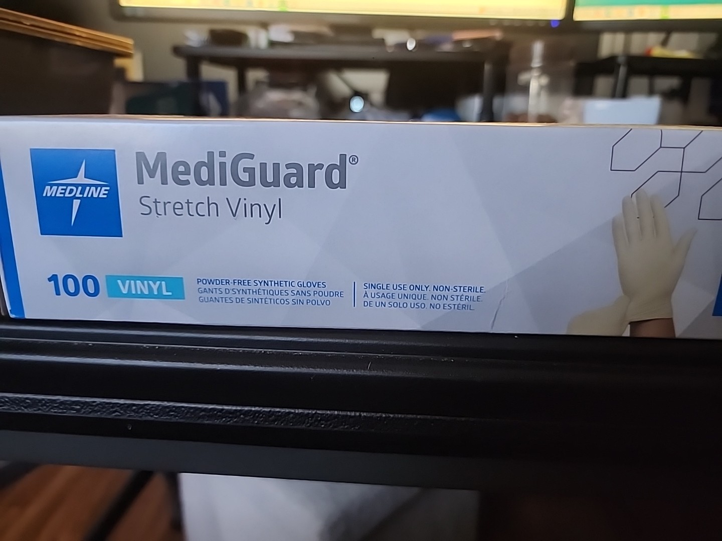 Medline MediGuard Stretch Vinyl Powder-Free Synthetic Gloves – Medium 100 Count