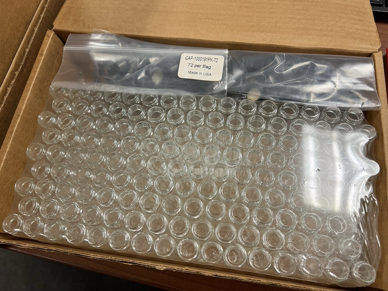 Fisherbrand Vial 144ct Screw Thread w/Rubber Lined Cap 17x60mm 2 Dram 03-339-22D
