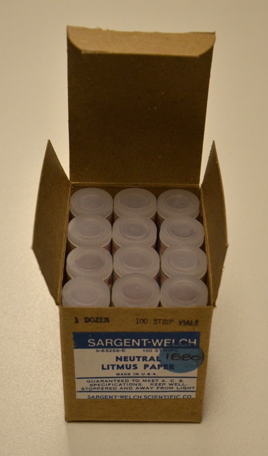 SARGENT-WELCH NEUTRAL LITMUS PAPER – 1 DOZEN VIALS OF 100 STRIPS – NOS