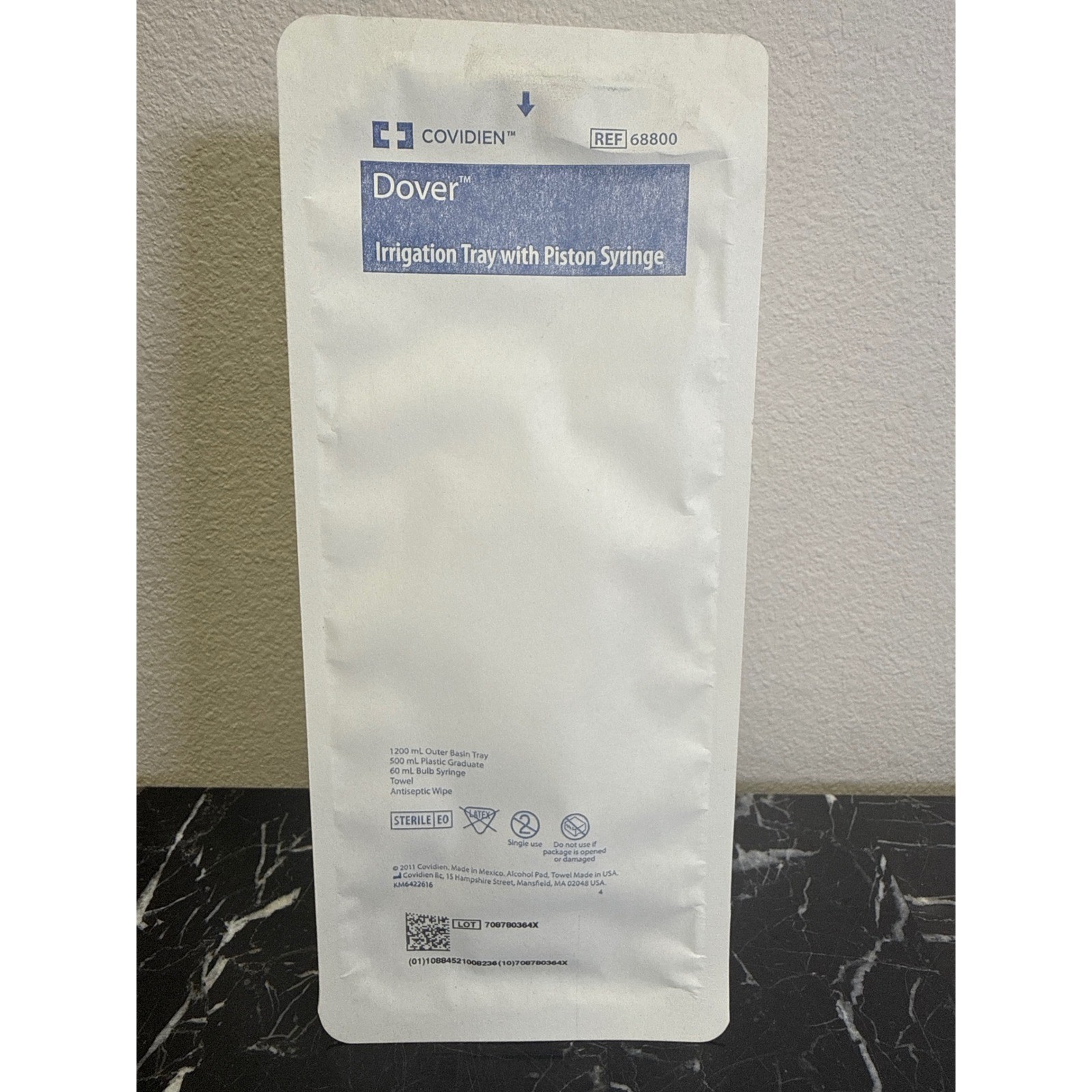 Covidien Dover Irrigation Tray with Piston Syringe 60mL Bulb 1200mL Basin 68800