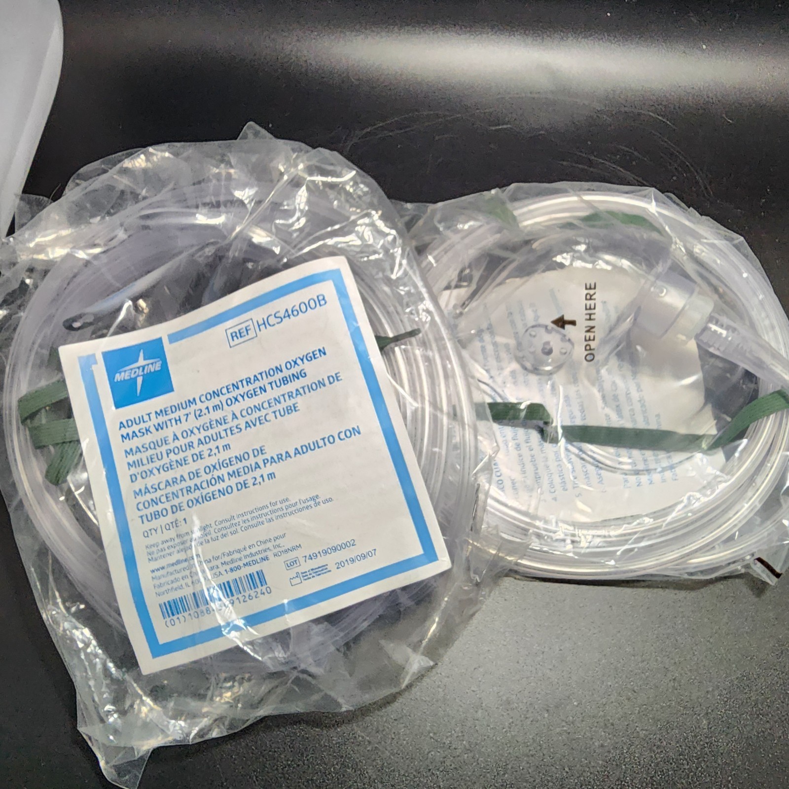 Medline Adult Medium Concentration Mask REF HCS4600B Lot of 2