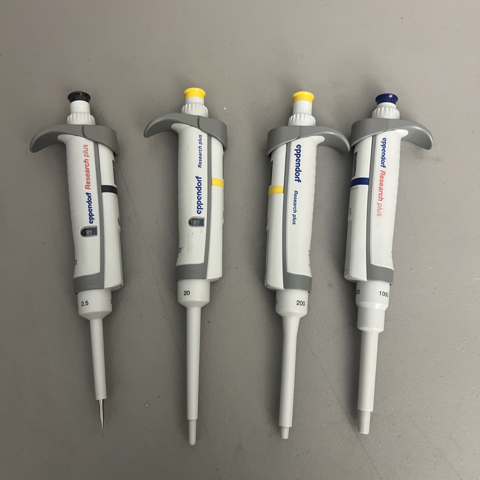 NICE Set of 4 Eppendorf Research Plus Pipette 2.5,20,200,1000uL Pipetman