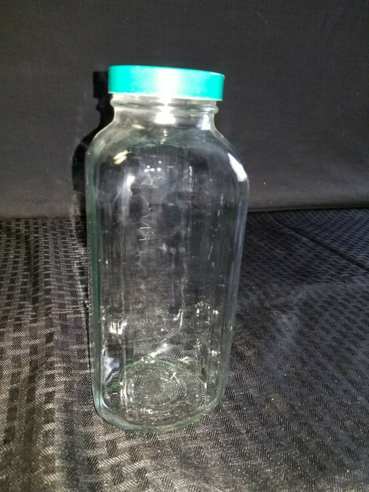 Qorpak 32oz Glass Graduated Wide-Mouth Square Bottle With Green Cap, 16189-188