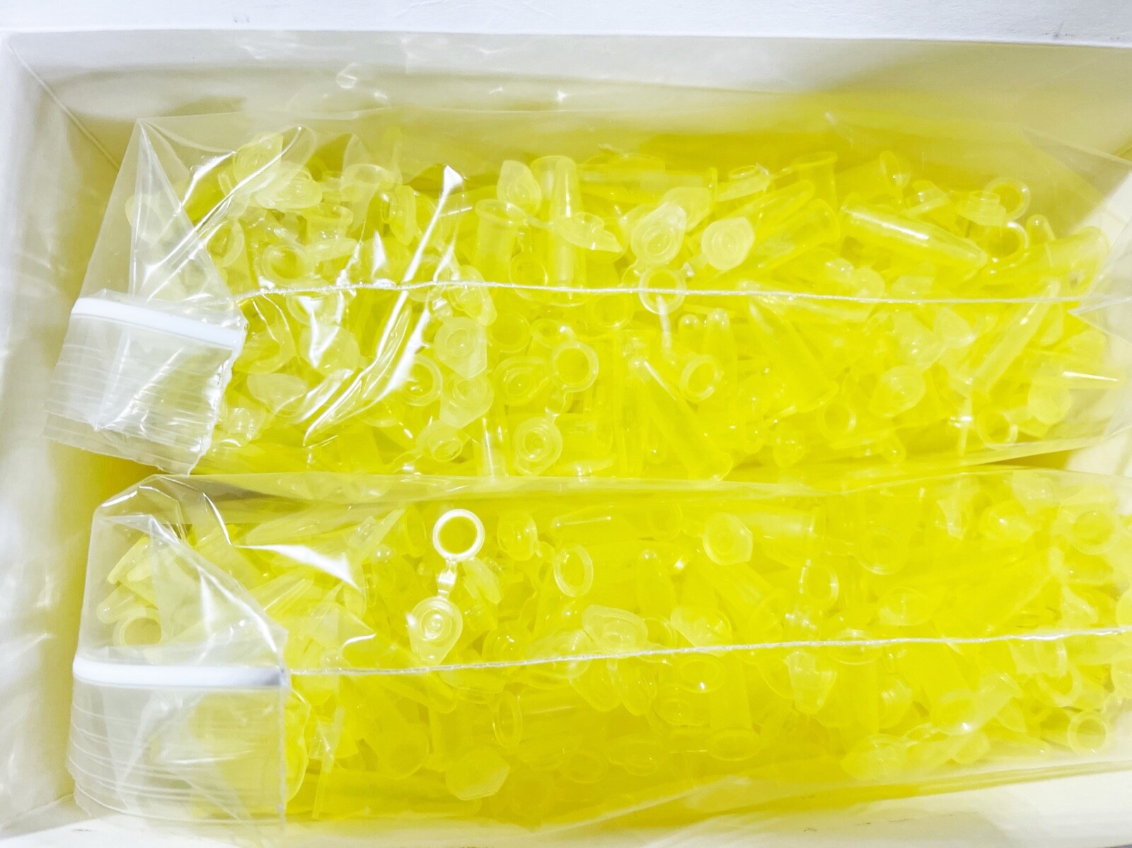 CORNING Axygen™ Snaplock Microtubes Boil Proof YELLOW 0.6mL 1000/Box – LAB