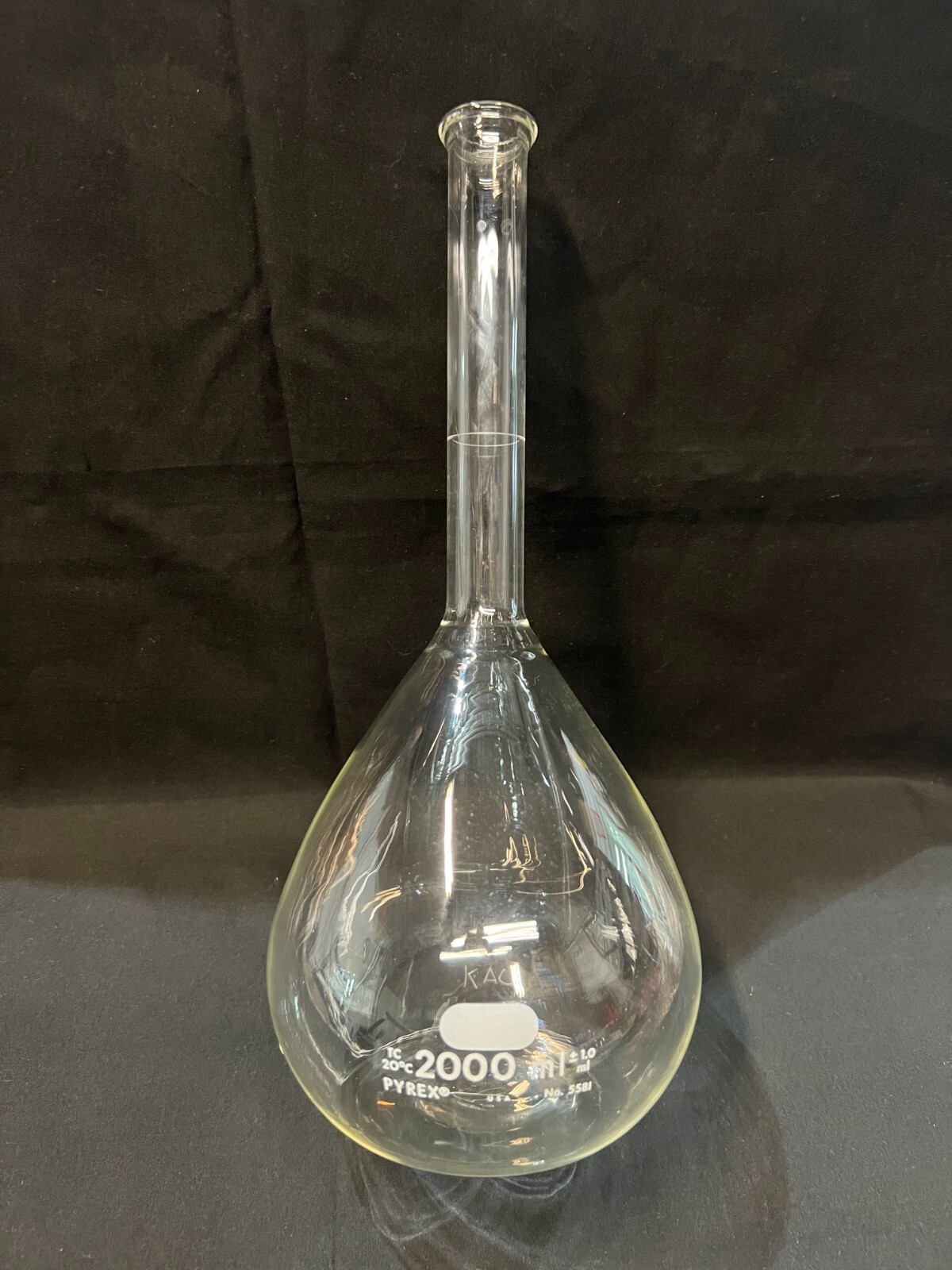 PYREX Glass TC 20C 1000mL Volumetric Flask ±1.0mL 5581 – 2000ml