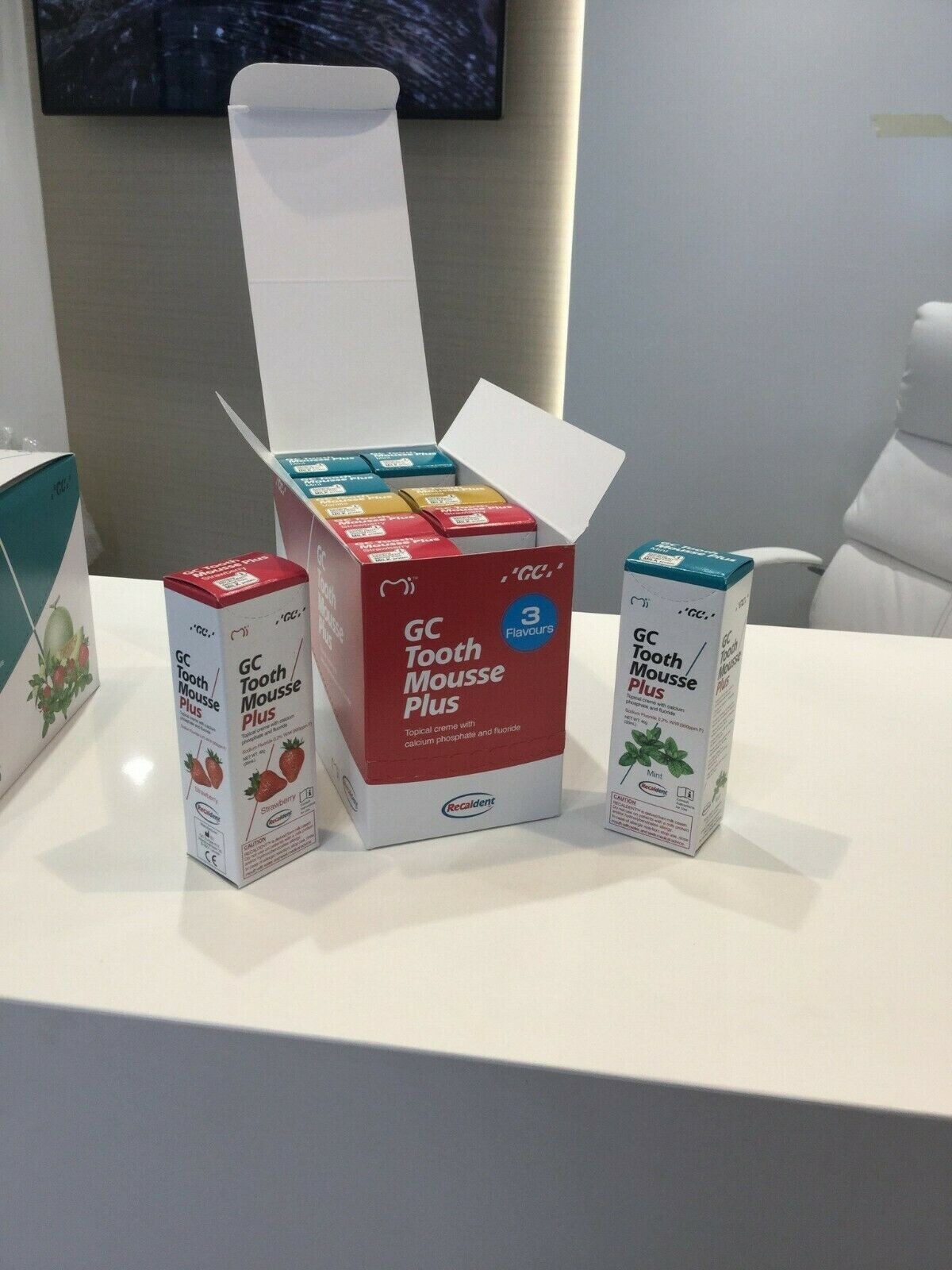 GC Tooth Mousse Plus Topical Tooth Crème Strengthen Tooth Surface 10pc Box.