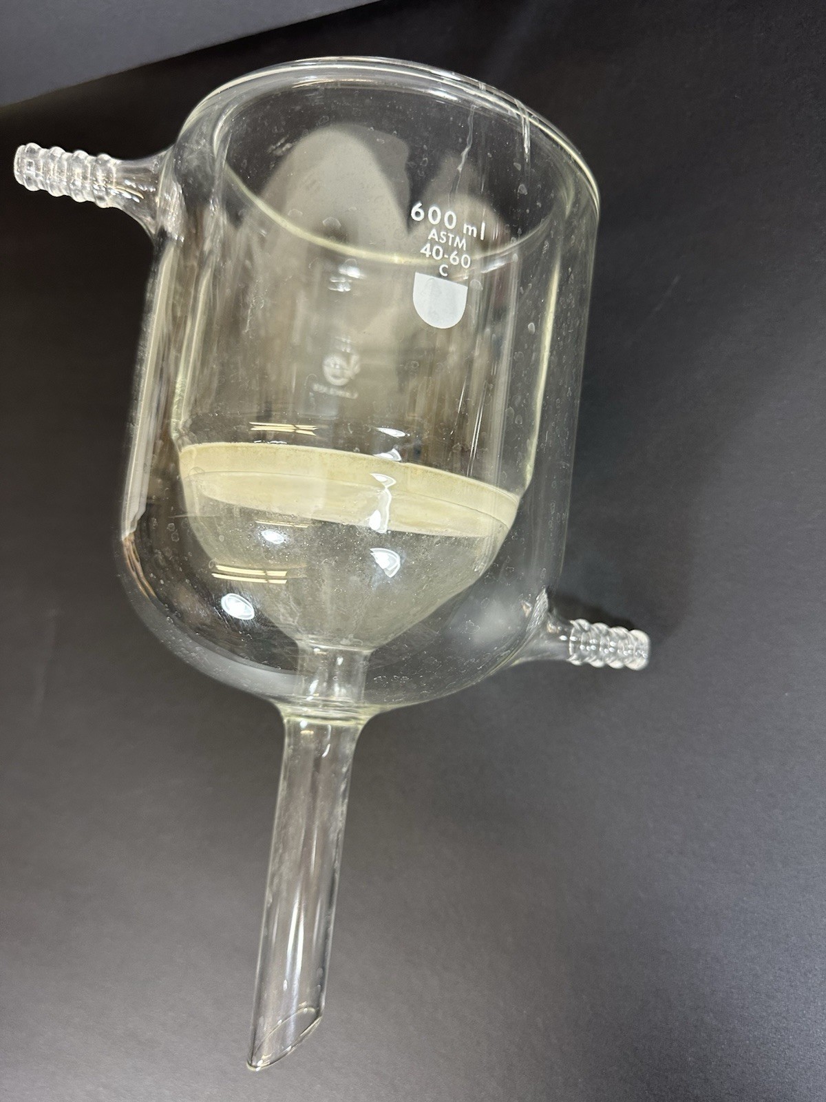 Labglass Reaction/Cylindrical Vessel 600 ml W/Side Hose Barb Port