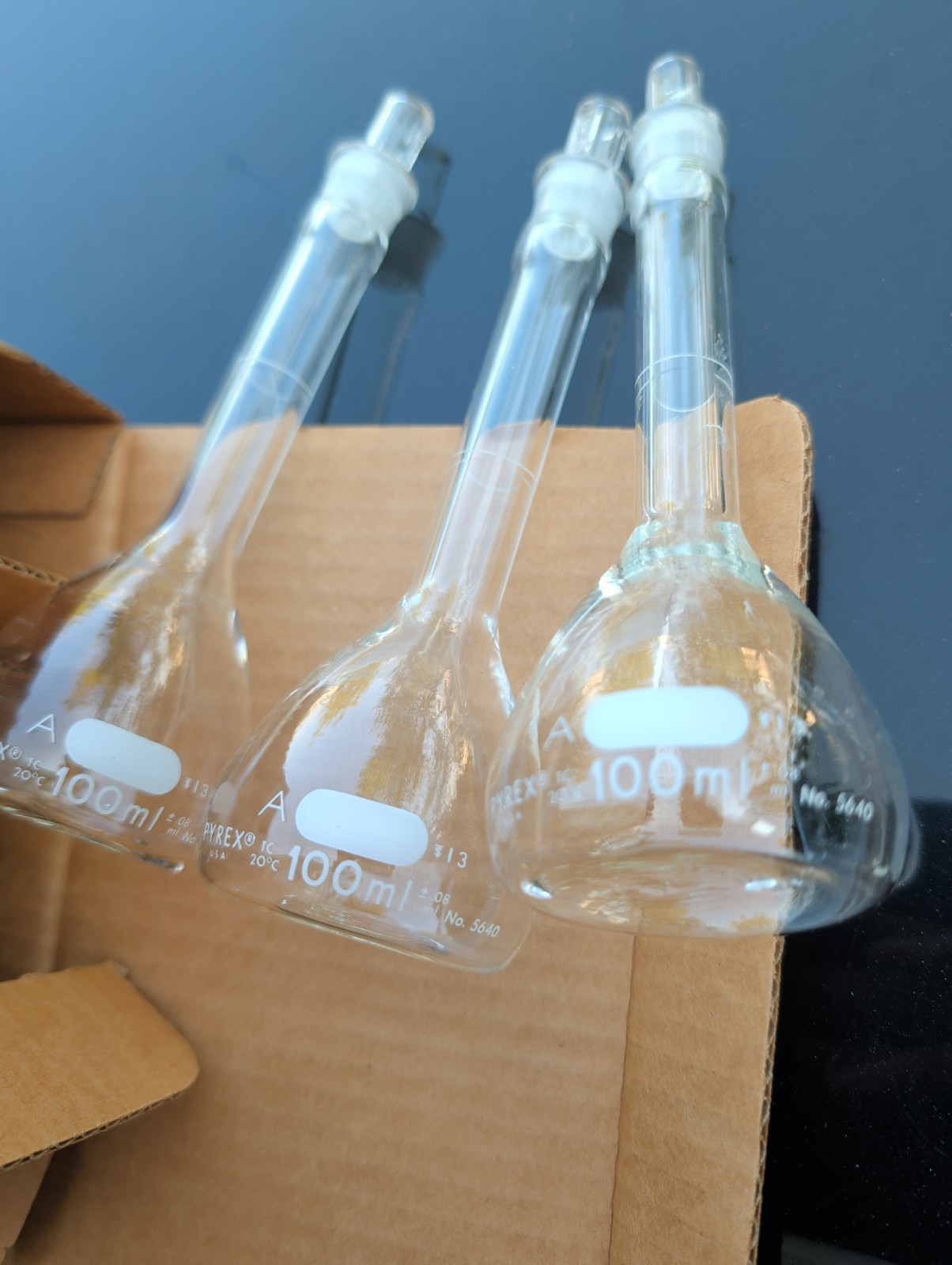 THREE PYREX Labware 100 ml 5640 Flask Glass new in the orig box