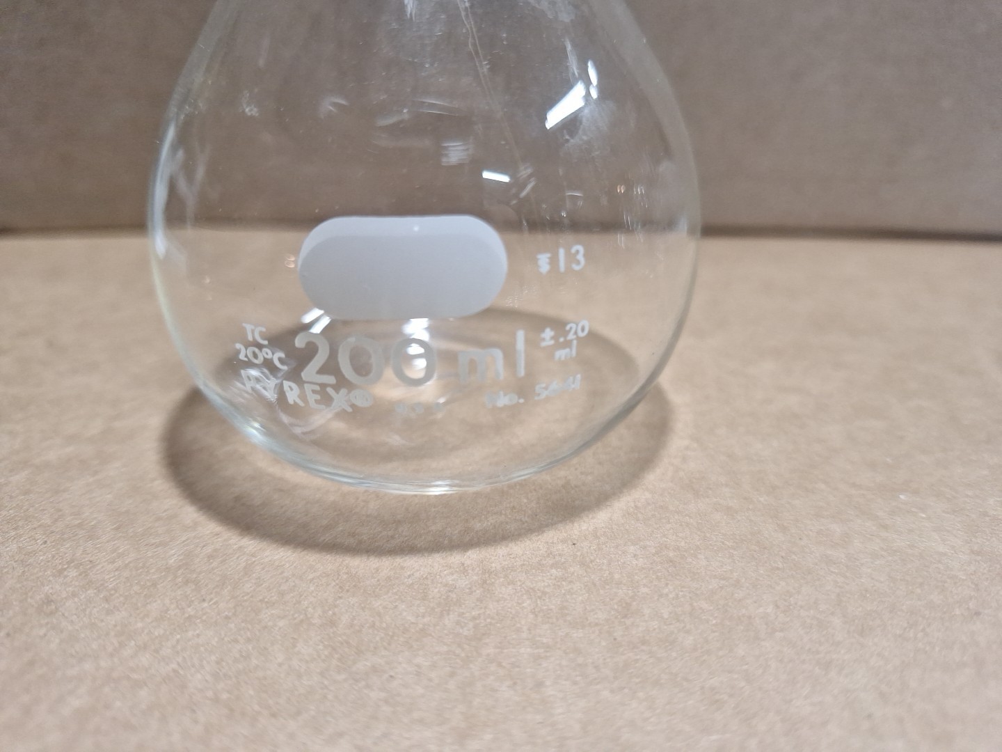 Pyrex Glass volumetric flask flasks 200 ml 200ml volume stopper A 5641