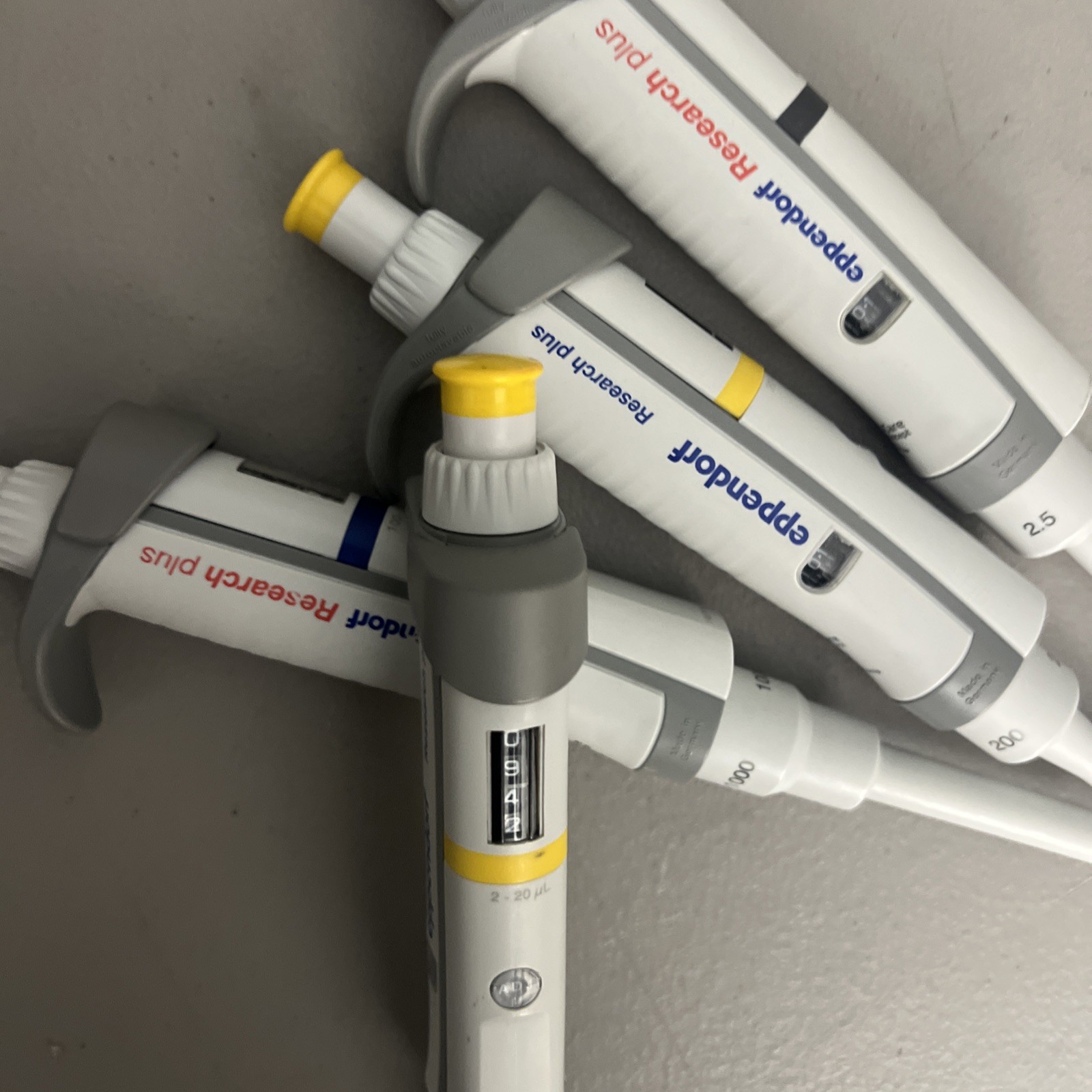 NICE Set of 4 Eppendorf Research Plus Pipette 2.5,20,200,1000uL Pipetman