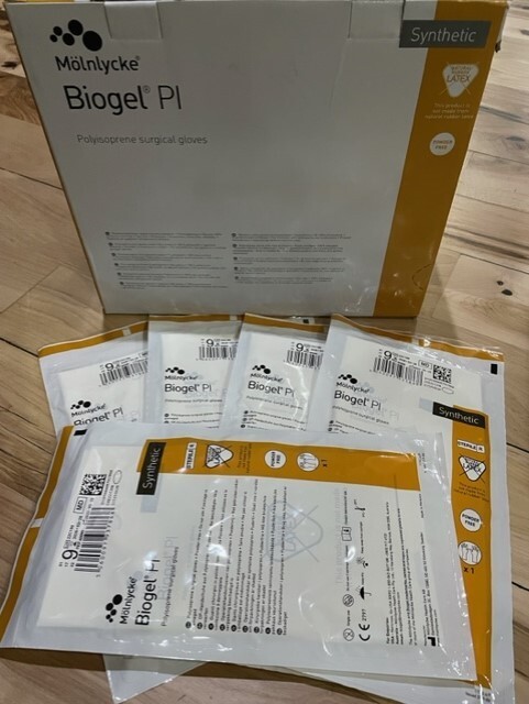 5 Pairs MoLNLYCKE 40890 Biogel PI Surgical gloves Size 9 – qty 5 – Synthetic