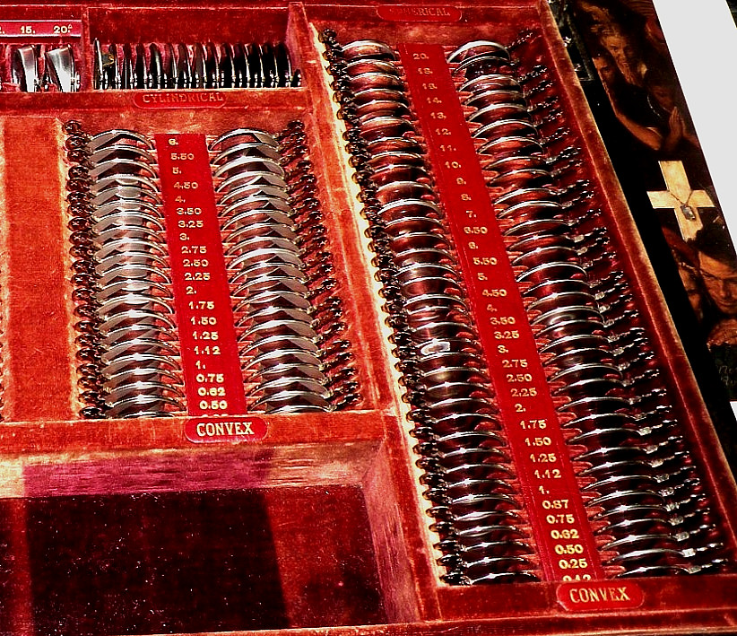 ((100% COMPLETE SET)) ANTIQUE AMERICAN OPTICAL OPHTHALMIC OFFICE TRIAL LENS SET