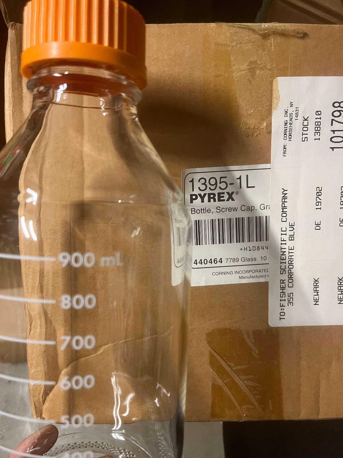 One new Corning PYREX 1395-1L 1000ml Round Media Storage Bottle w/ GL45 Cap