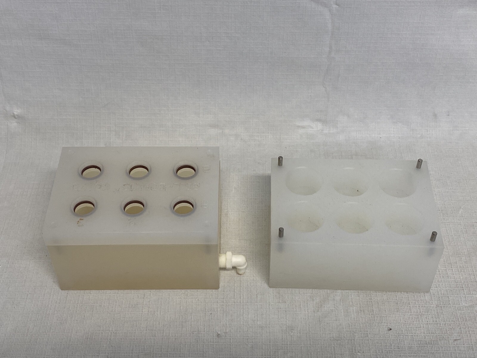 CHEMGLASS Bill-Board Solid-Phase Synthesis 6-Place Plate, Drain Tray & Vial Rack