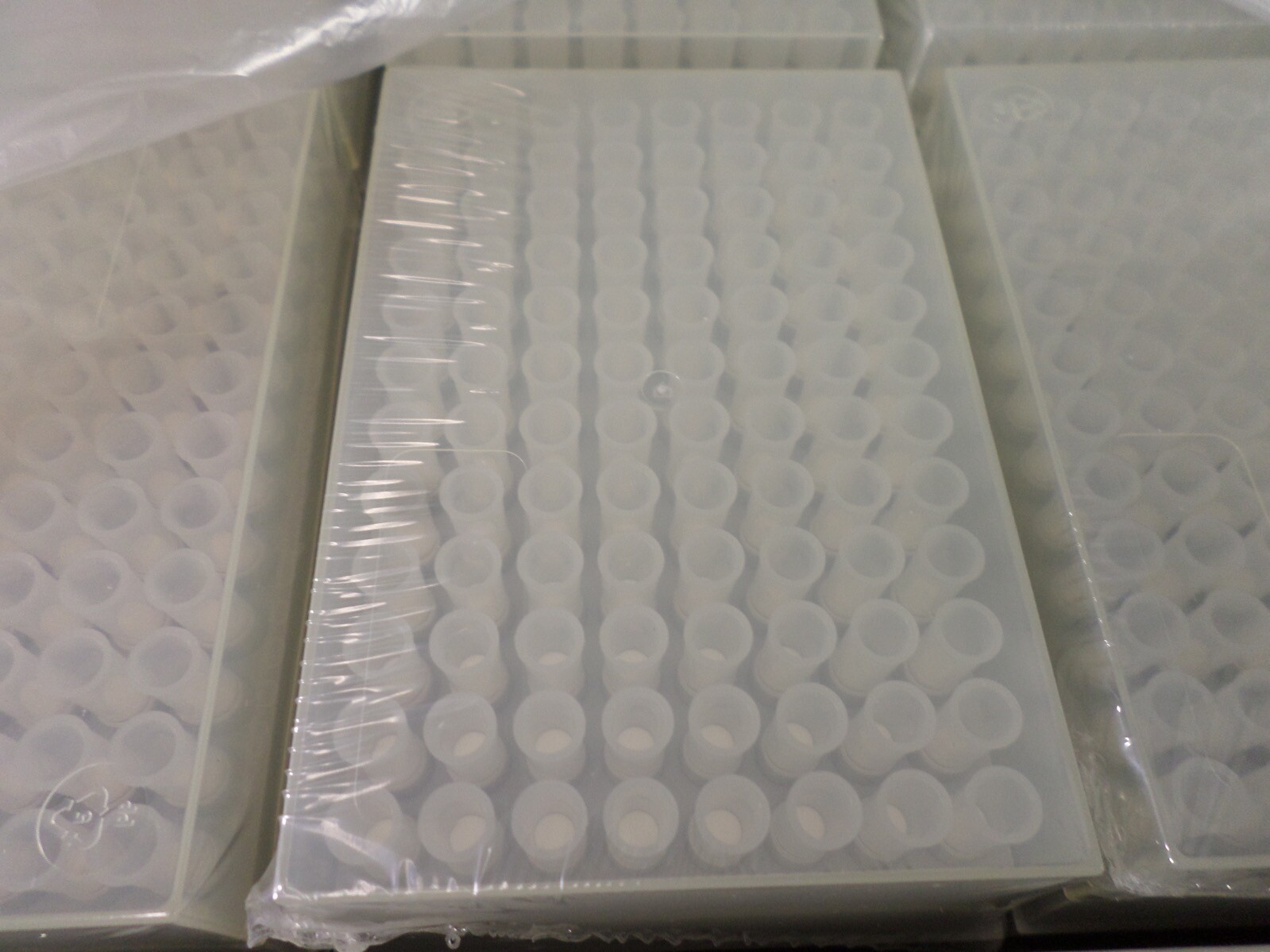 AXYGEN 100μL Maxymum Recovery Sterile Robotic Filter Pipette Tips (4800/Case)