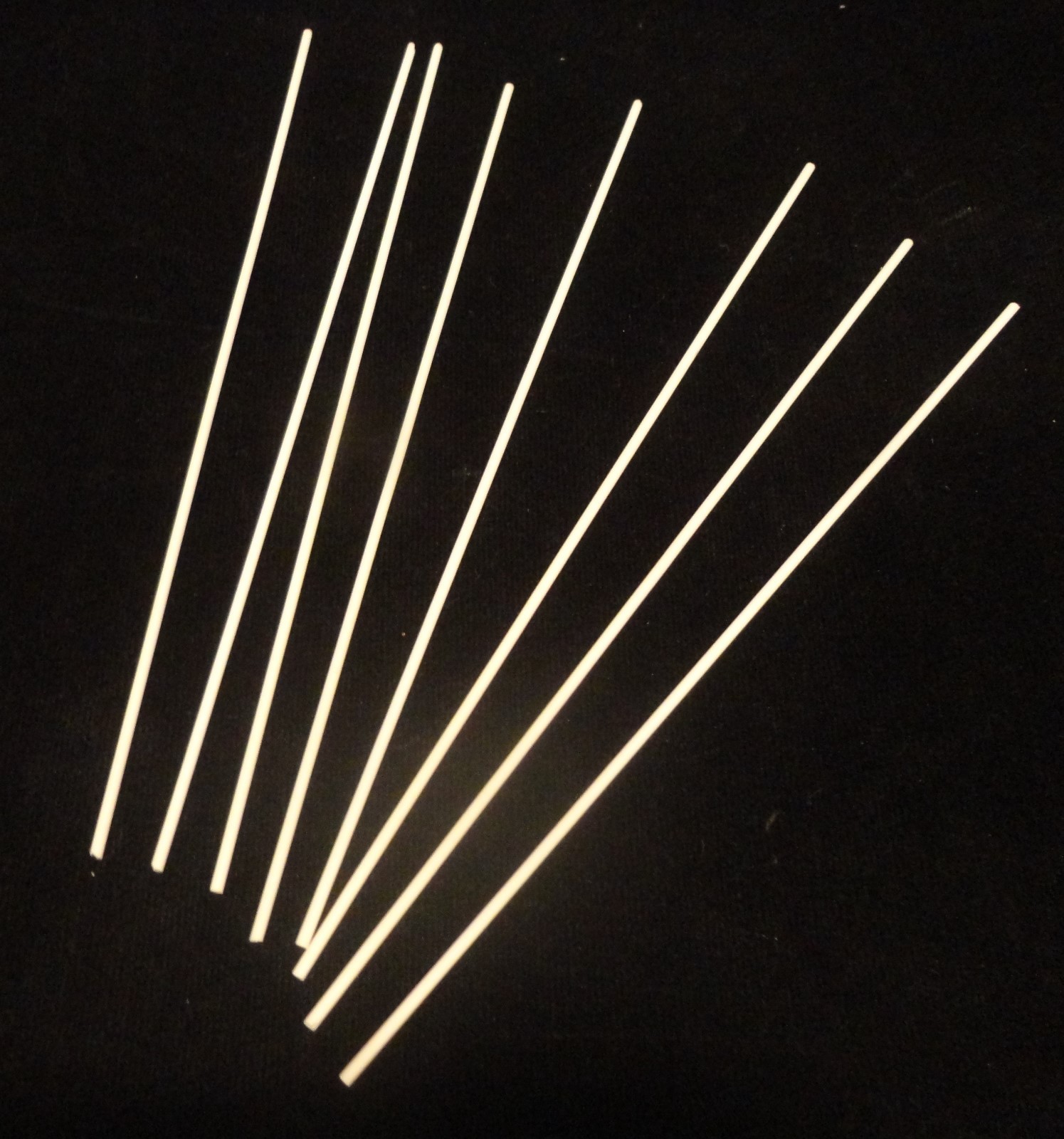 ONE (1) EACH OF 6.25″ LG. X 0.062″ DIA. HIGH PURITY ALUMINA CERAMIC ROD No.: 121