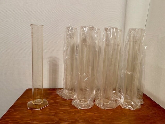 Graduated Cylinders 250ml, set of 8, clear plastic, Fisher Scientific, Italy