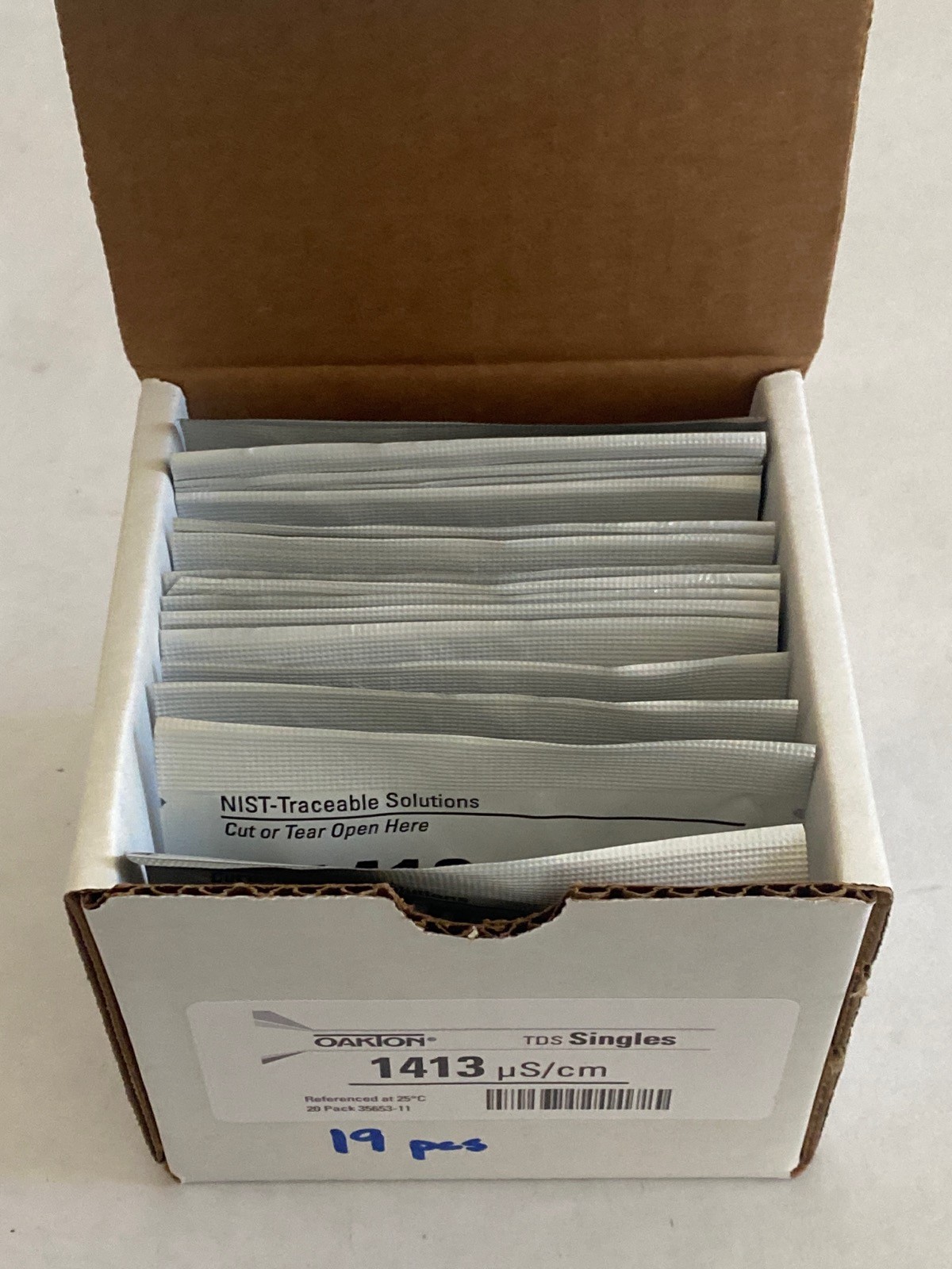 (19) OAKTON Single-Use 20mL Conductivity Calibration Pouches 1413uS 35653-11