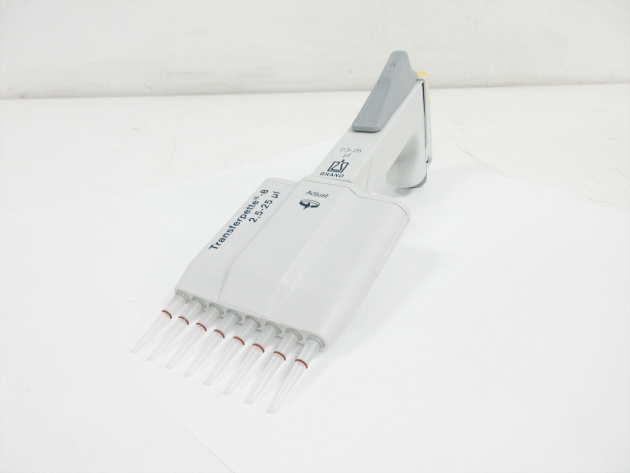 BRANDTECH TRANSFERPETTE 8 CHANNEL 2.5 – 25 uL ADJUSTABLE PIPETTE PIPET