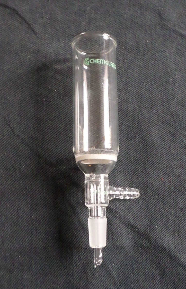 Chemglass 14/20 Joint Glass C Fritted 90mL Vacuum Buchner Filter Funnel, Damaged