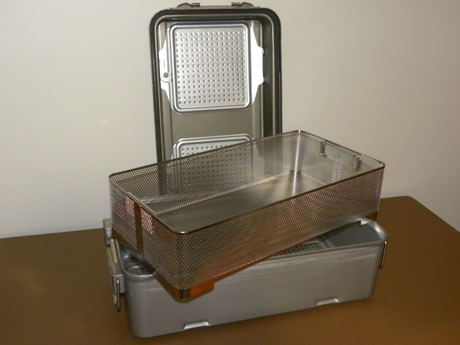 V. Mueller Genesis CD3-9BDL 23″ x 12″ x 9″ Sterilization Container w/ Basket